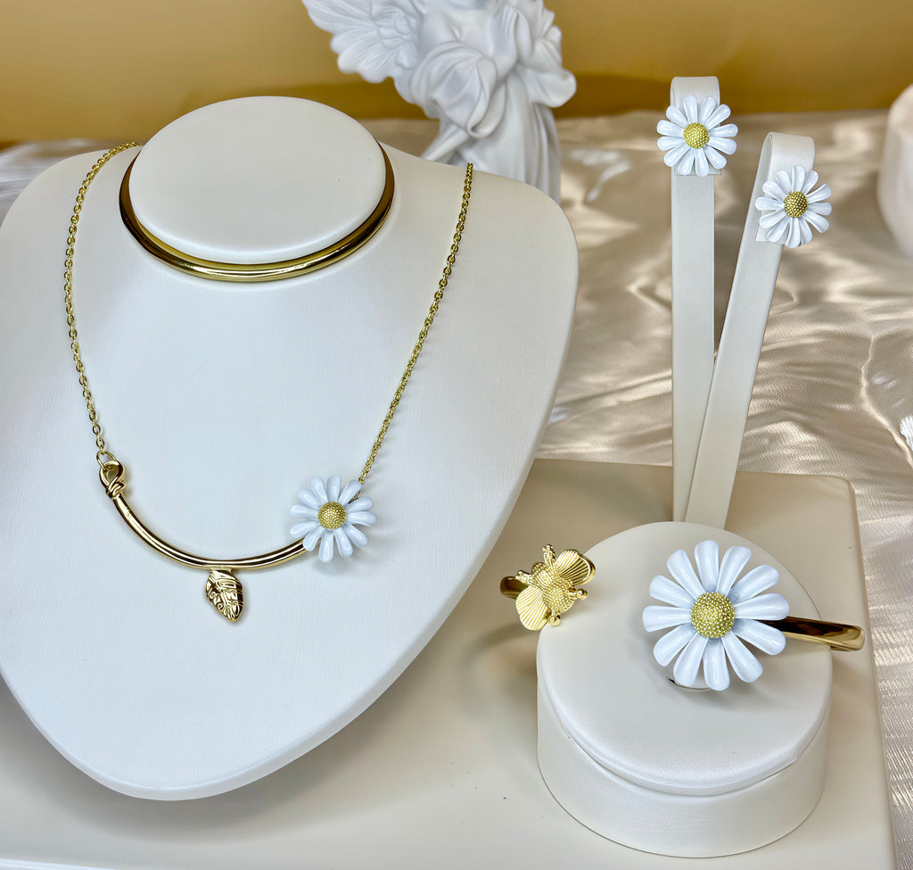 White Chamomile Jewel Set