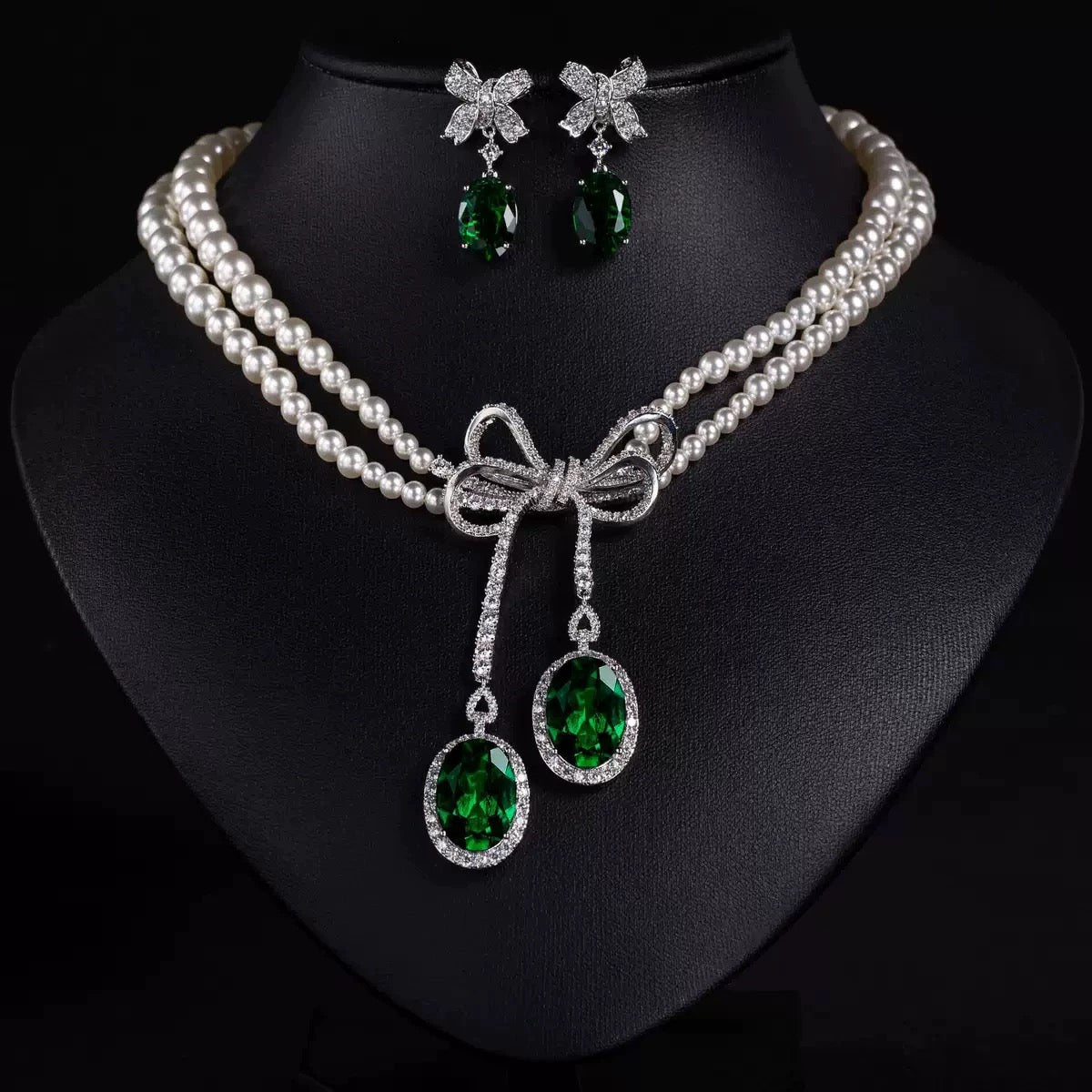 Pearl and Green Zircon Bow Jewel Set