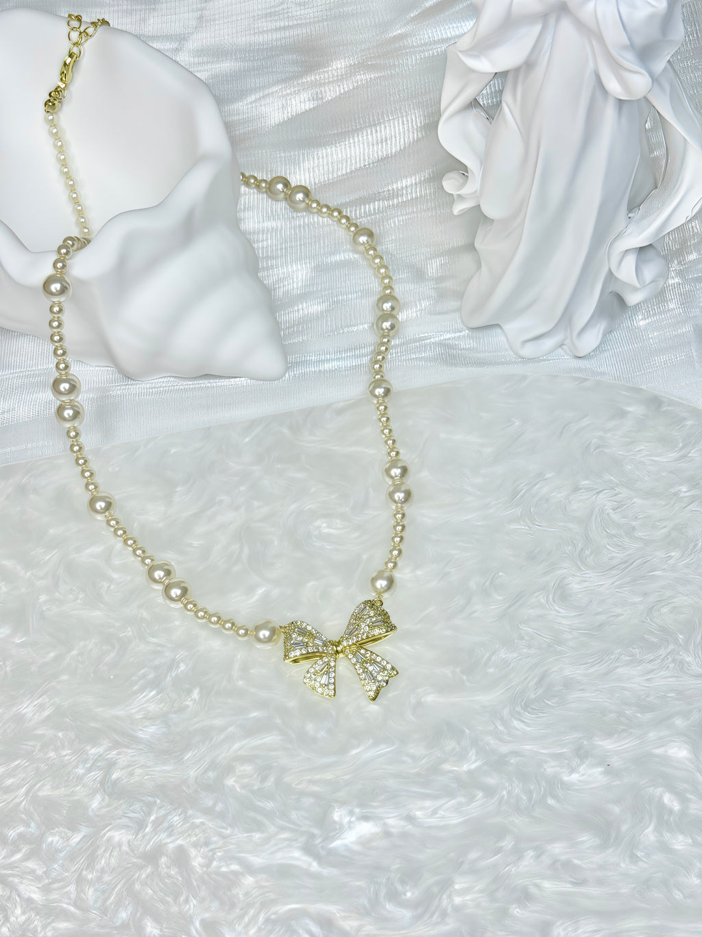 White Bow Pearl Necklace
