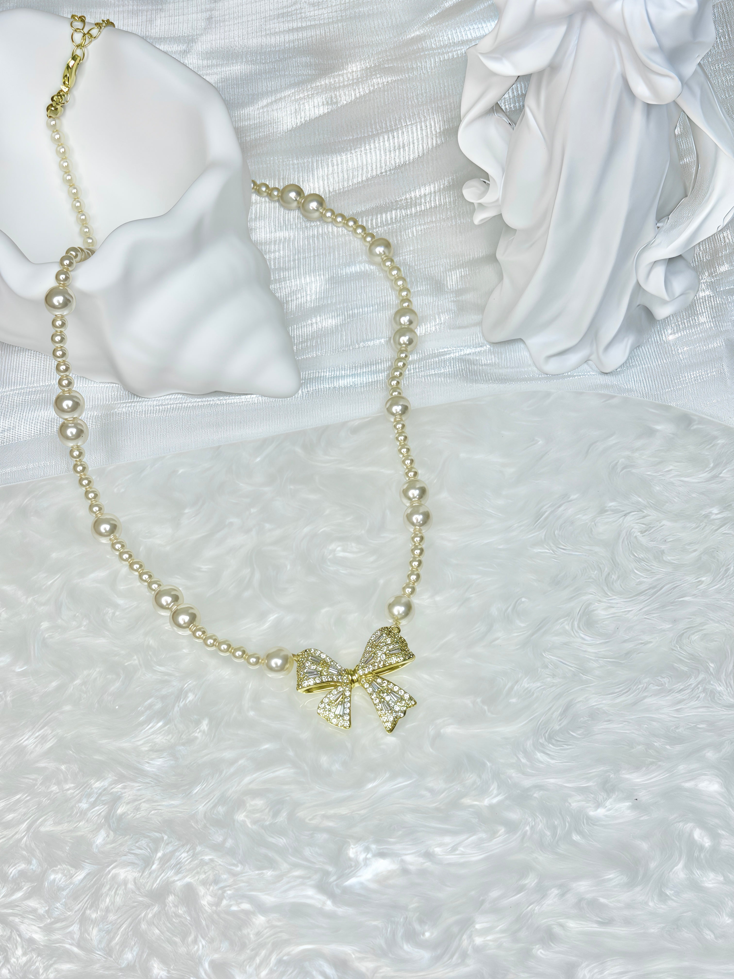 White Bow Pearl Necklace