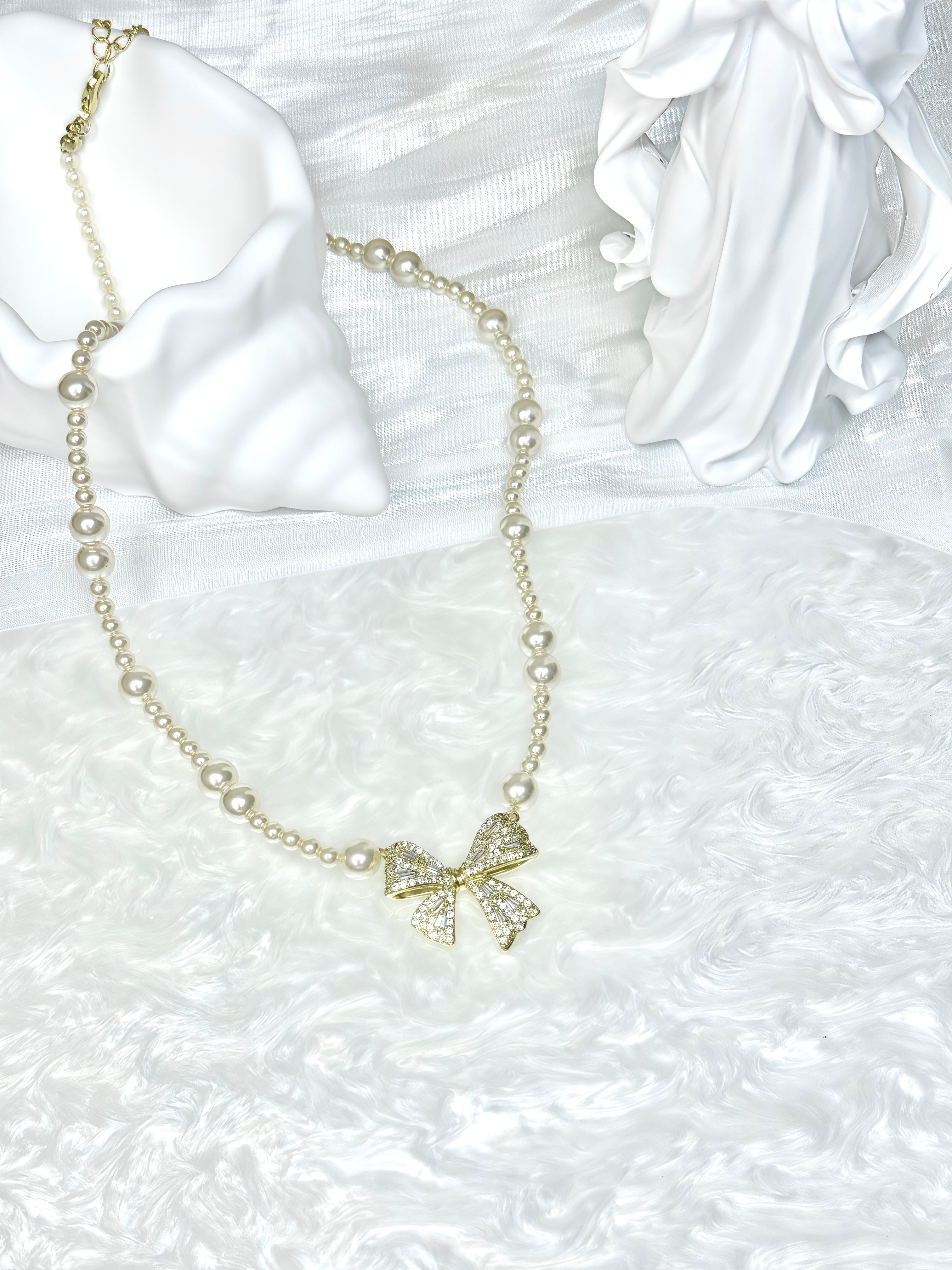 White Bow Pearl Necklace