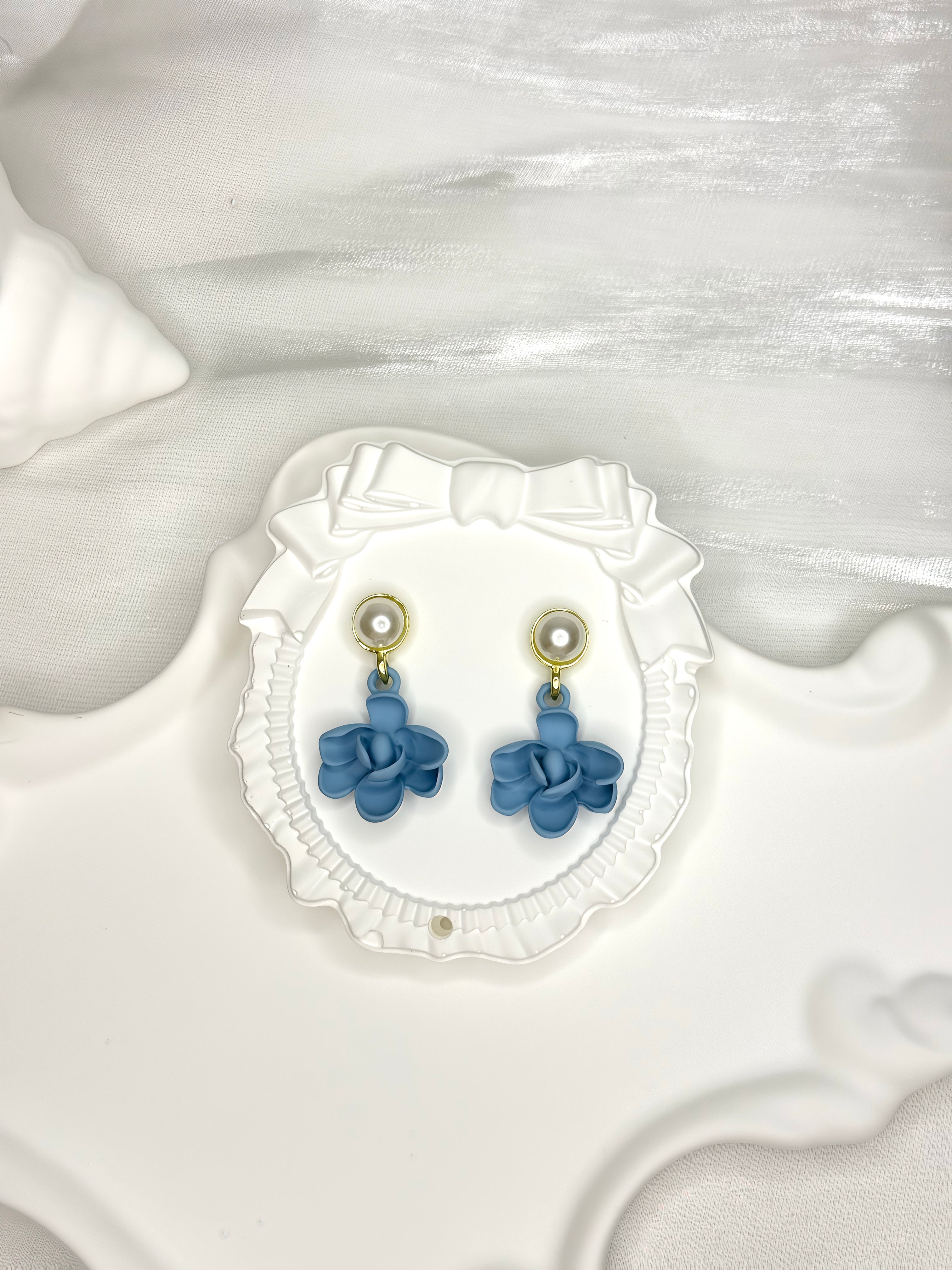 Blue Gardenia Pearl Earrings