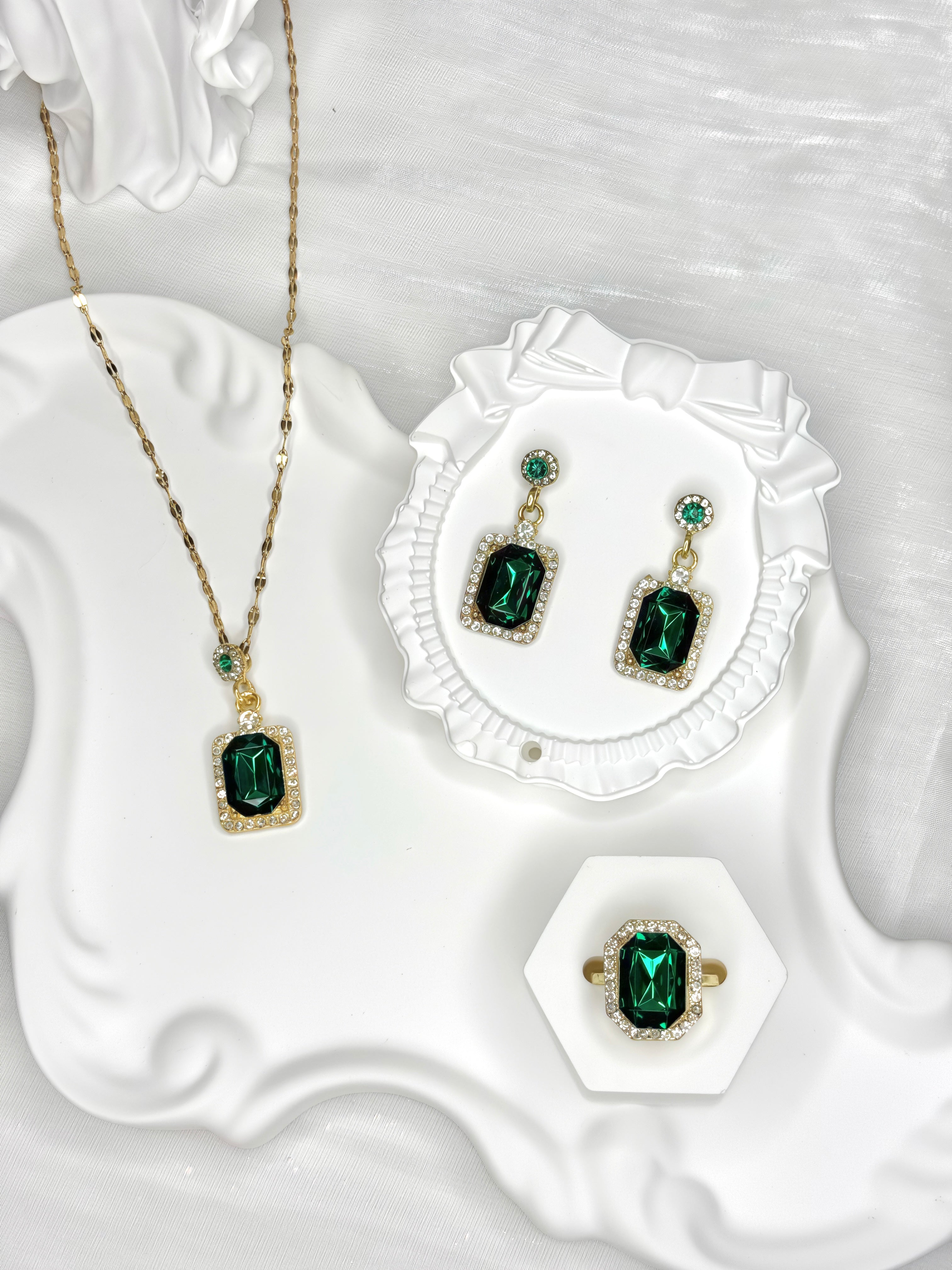 Green Luxurious Rectangle Zircon Jewel Set