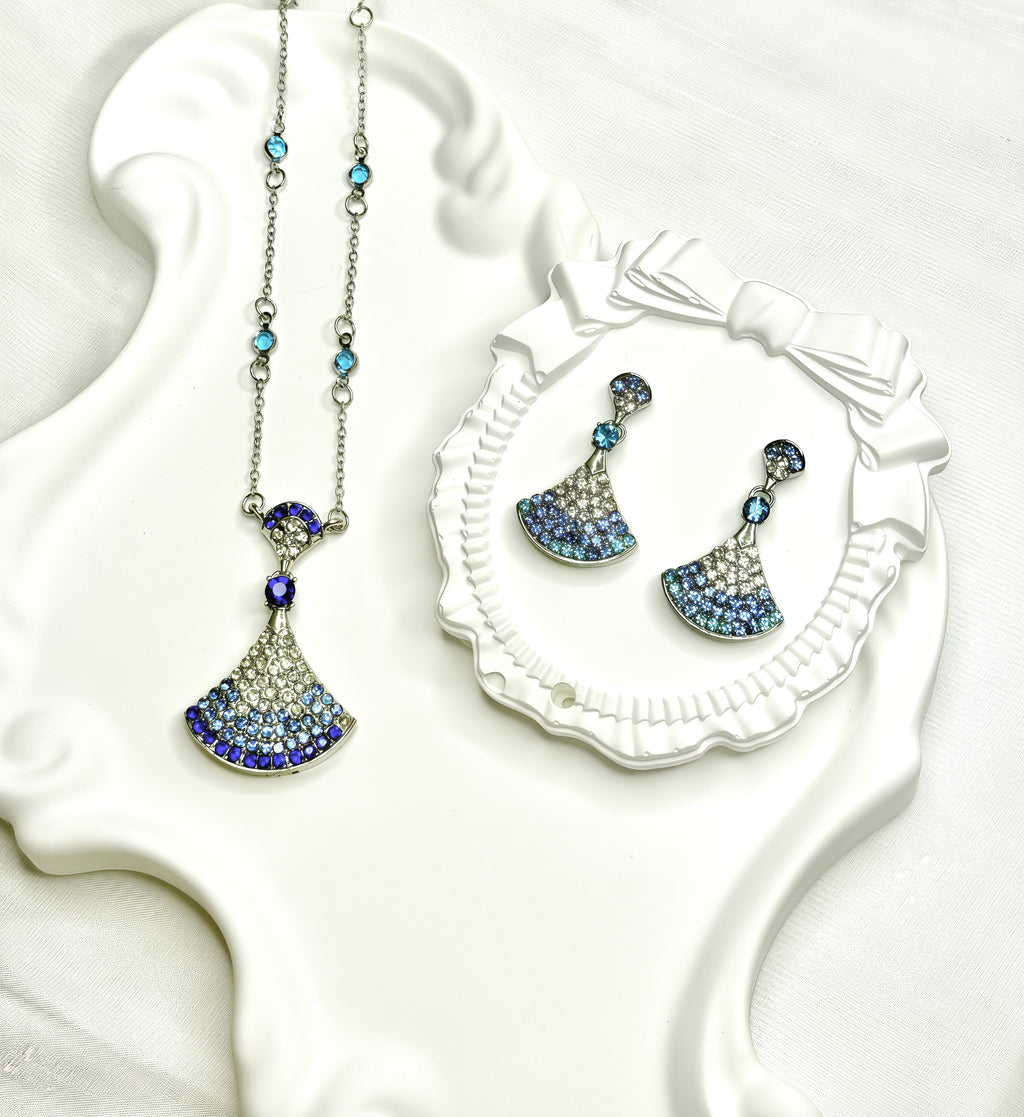 Gradient Blue Fan-Shaped Jewel Set