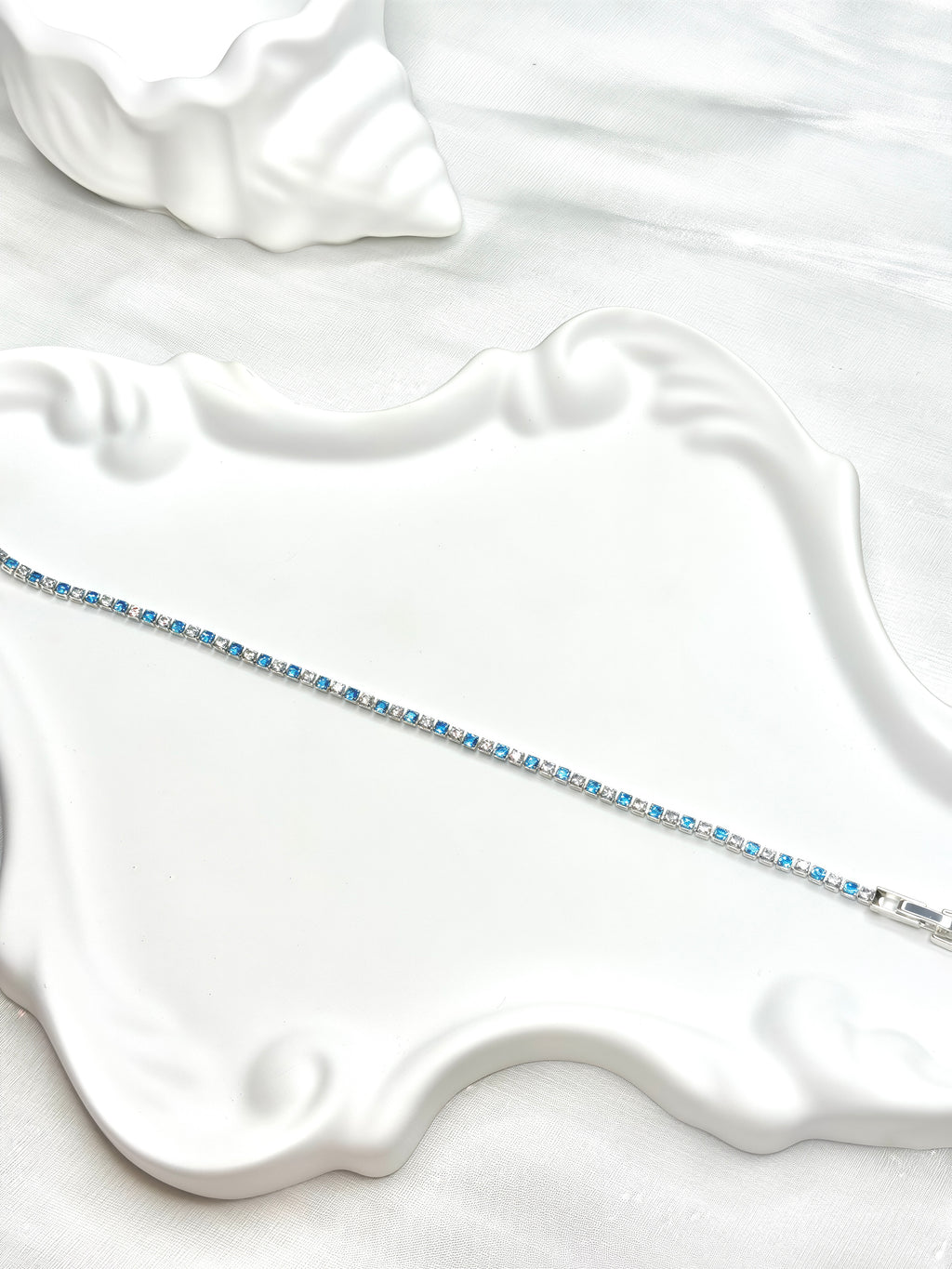 Blue and White Sparking Delicate Chain Bracelet