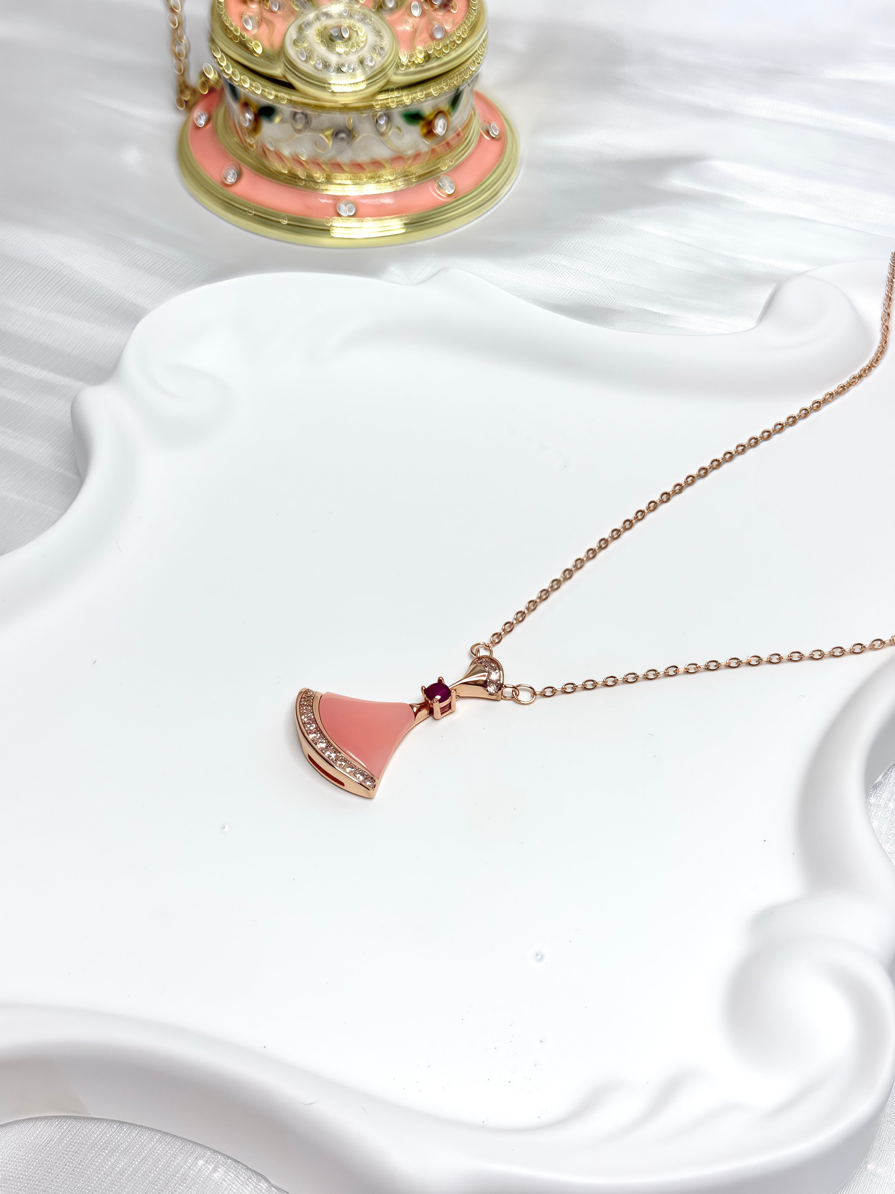 Pink Fan-shaped Shiny Zircon Necklace