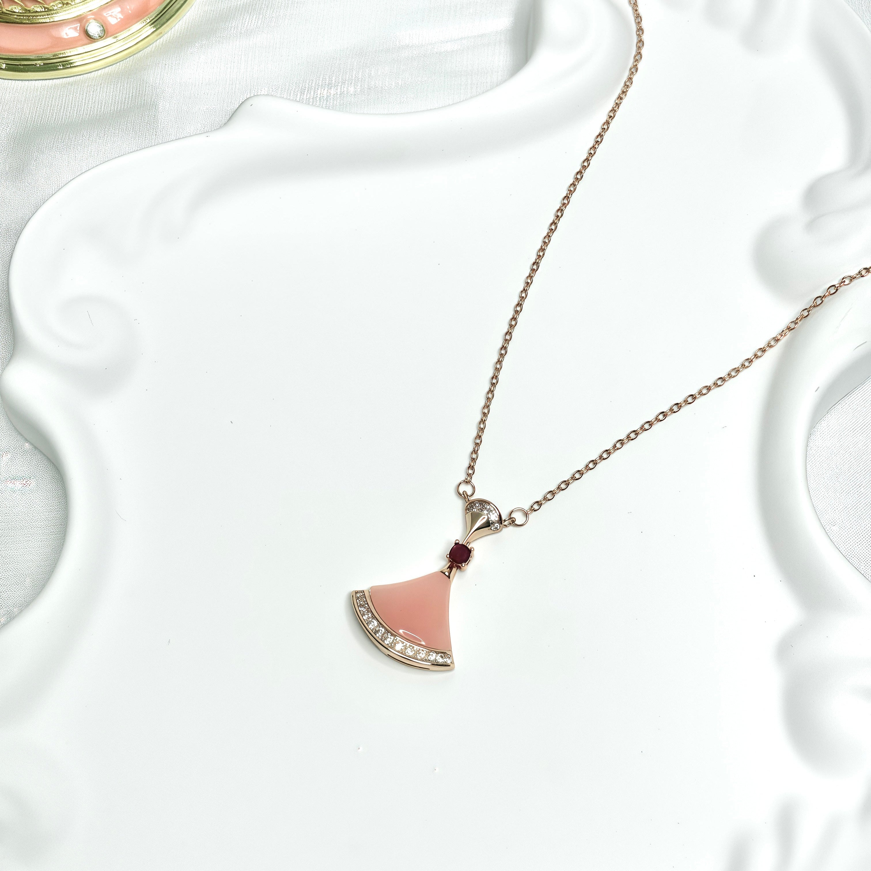 Pink Fan-shaped Shiny Zircon Necklace