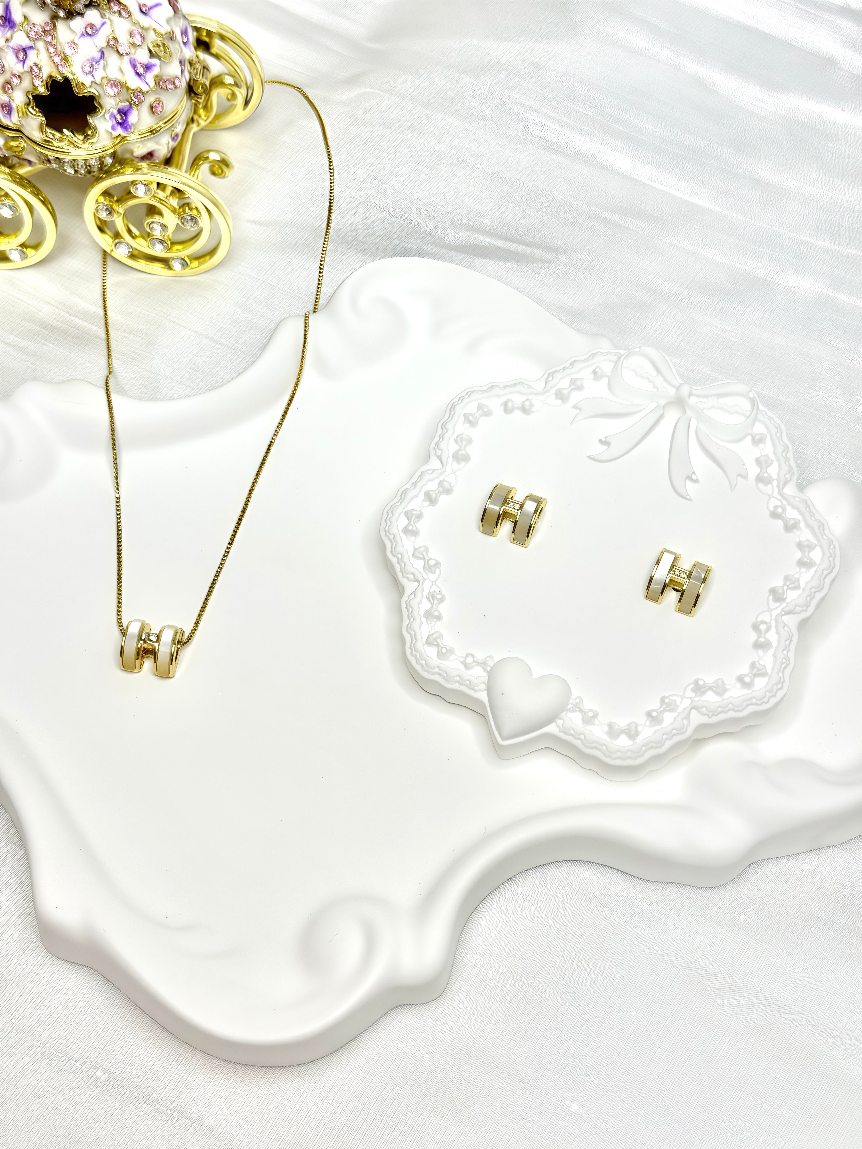 White Pearl "H" Initial Jewel Set
