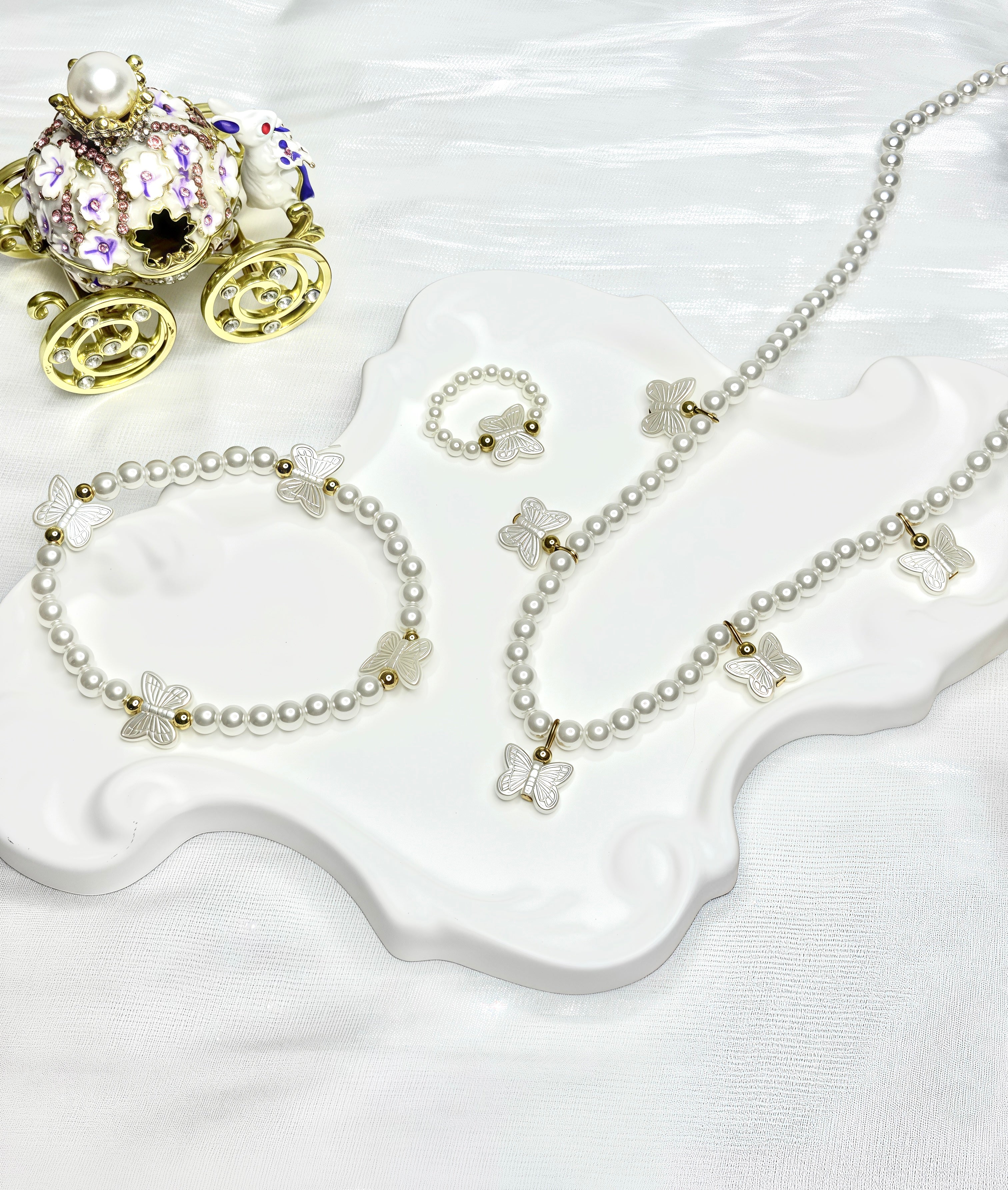 White Butterfly-shaped Pearl Jewel Set